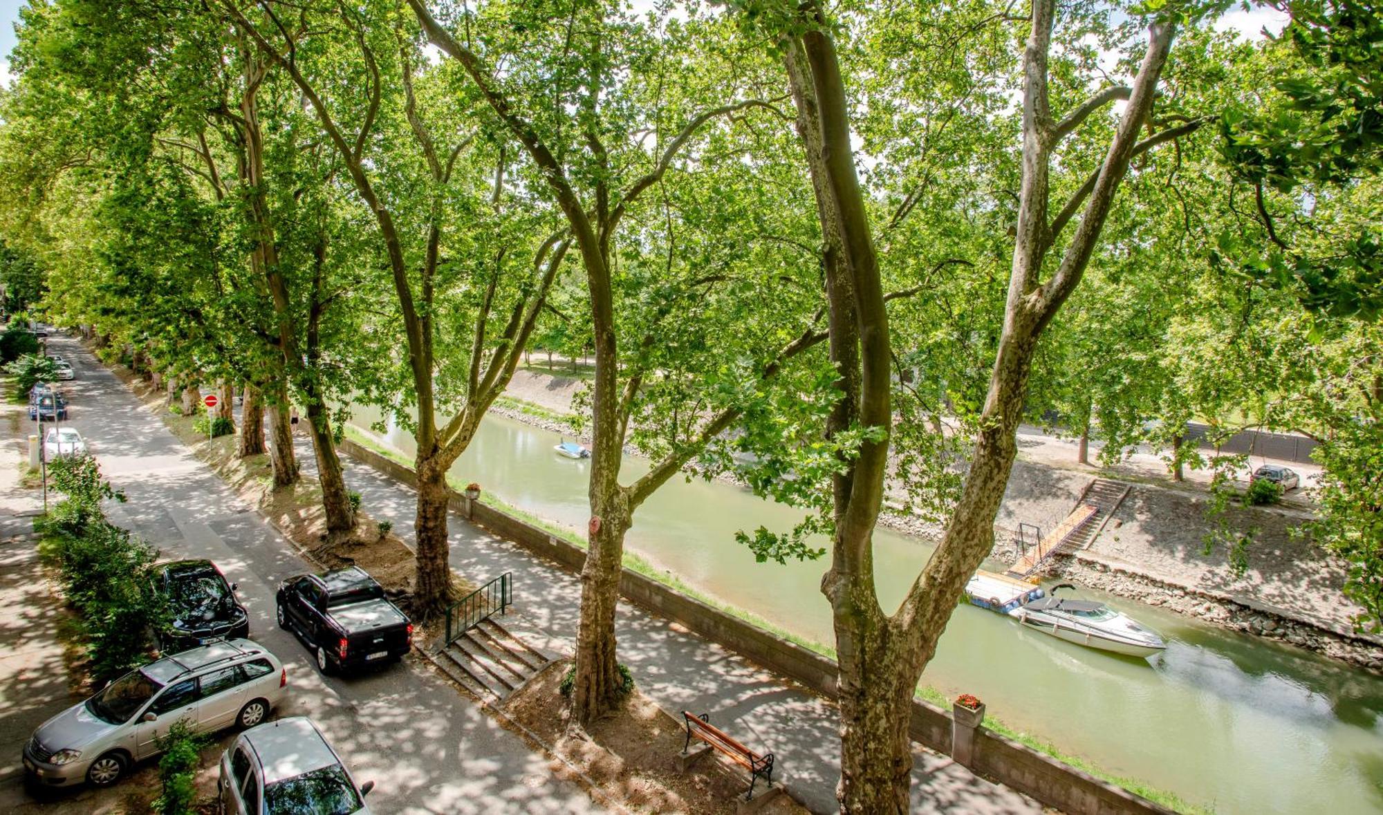 Riverside No2 *